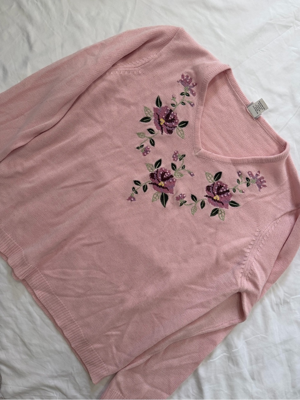 Embroidered V-Neck Sweater in Soft Pink